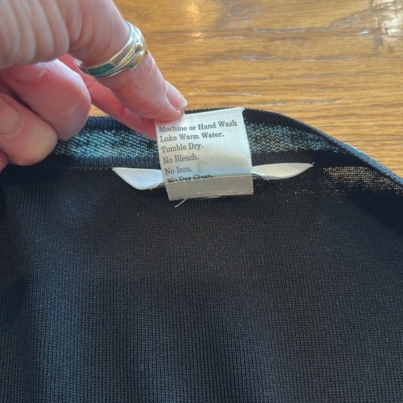 Black Jacket with greenish/gray design - Picture 5 of 6